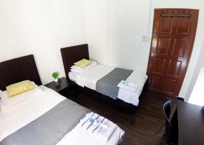 Poni Homestay