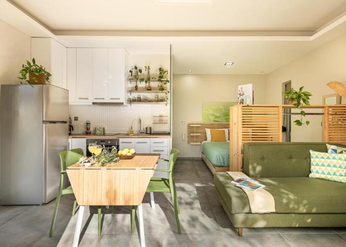 Olive Lemon Biophilic House & Lush Forest Garden