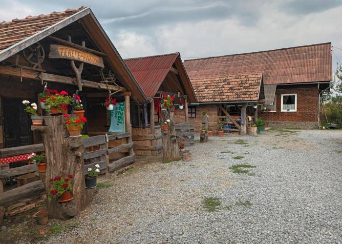 Casa Rustic Fehér & Fekete Vendégházak
