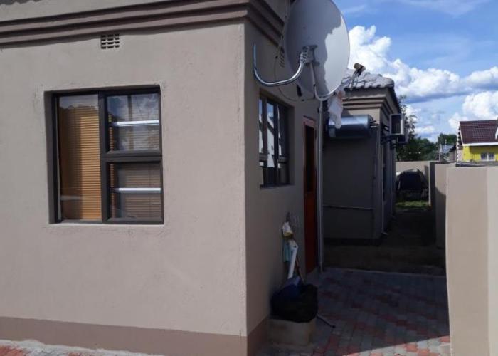 Eros Guest Inn