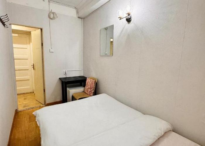 Khongor Guest house & Tours