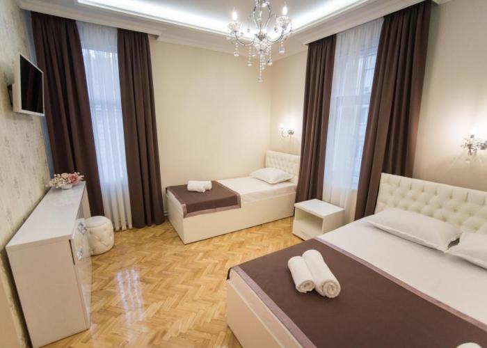 Center Deluxe Garni Hotel