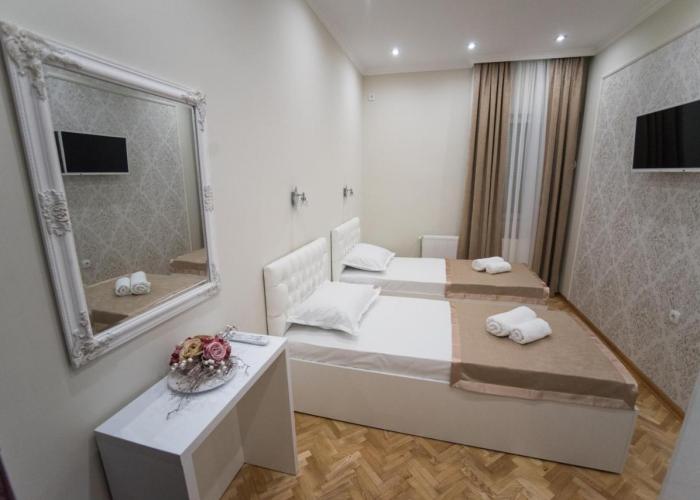 Center Deluxe Garni Hotel