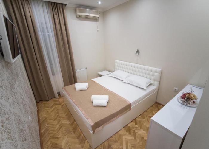 Center Deluxe Garni Hotel
