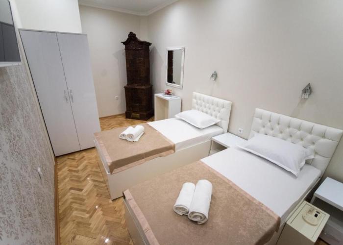 Center Deluxe Garni Hotel