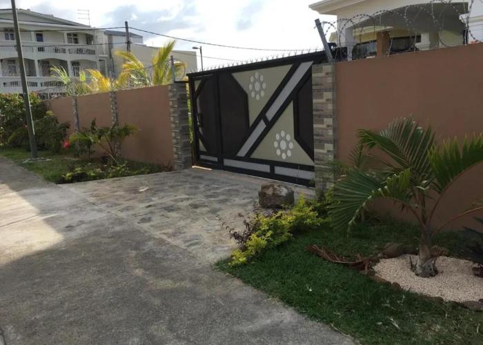 2 bedrooms appartement at Mahebourg 300 m away from the beach with sea view furnished garden and wifi