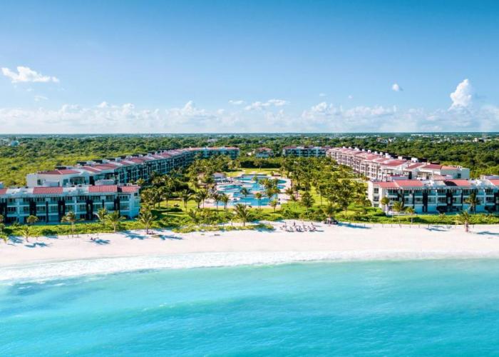Mareazul Beach Front Condos At playa del Carmen
