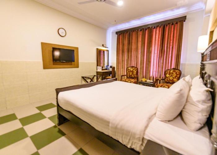 Hotel One Mall Road Murree