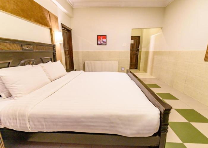 Hotel One Mall Road Murree