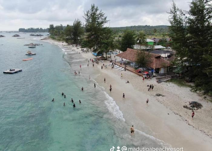 Madu Tiga Beach and Resort