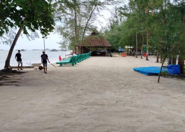 Madu Tiga Beach and Resort
