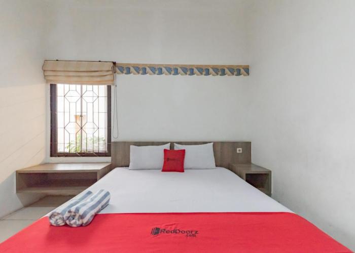 RedDoorz near Alun Alun Kota Sukabumi
