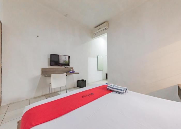 RedDoorz near Alun Alun Kota Sukabumi