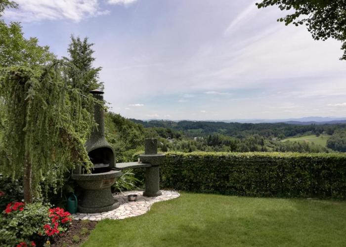 Holiday House in Nature with Pool, Pr Matažič