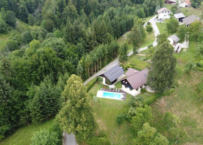 Holiday House in Nature with Pool, Pr Matažič