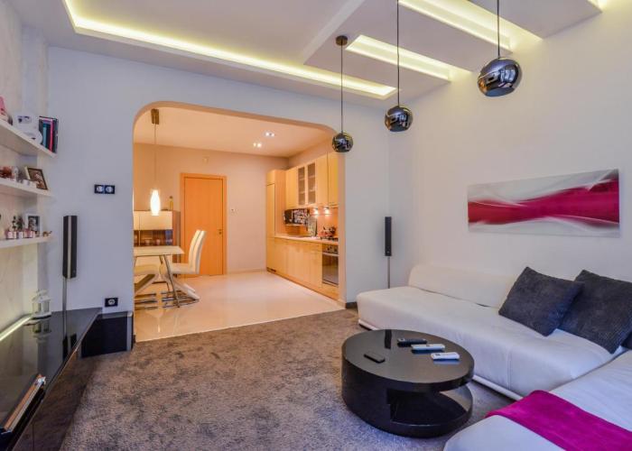 Extravaganzzo - Super Central One Bedroom Modern Apartment by Flat Mаnager
