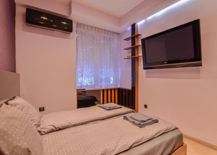 Extravaganzzo - Super Central One Bedroom Modern Apartment by Flat Mаnager