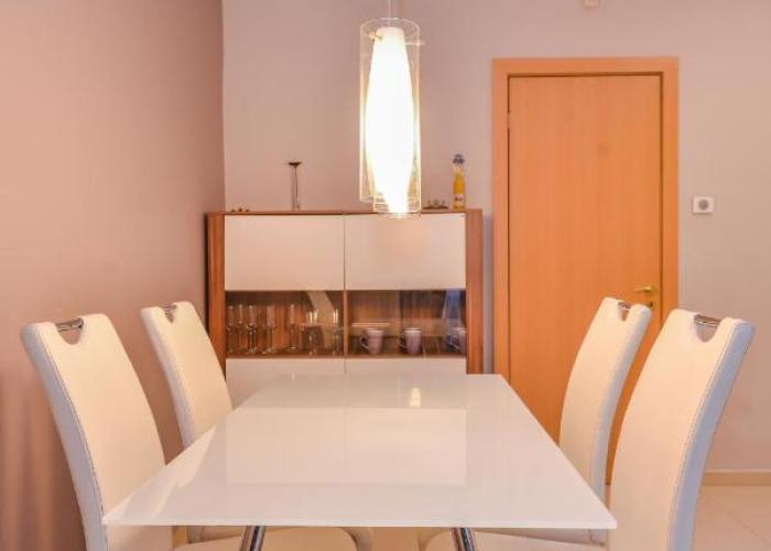 Extravaganzzo - Super Central One Bedroom Modern Apartment by Flat Mаnager
