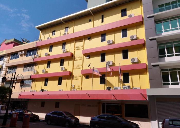 HOTEL AMBASSADOR 1