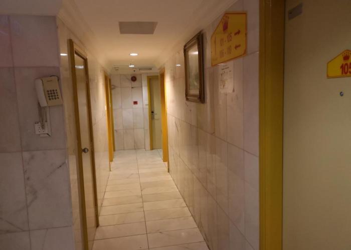 HOTEL AMBASSADOR 1