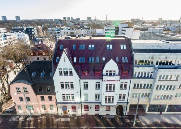 Thomas' Home - Trendy, Central & Balcony