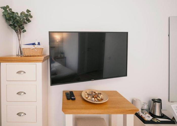 J14A I Rooms & Apartments AUTOMATED SELF CHECK-IN