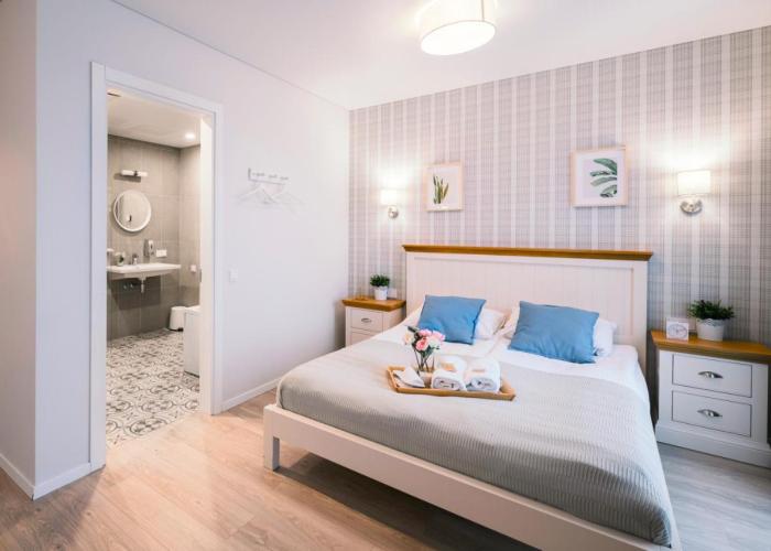 J14A I Rooms & Apartments AUTOMATED SELF CHECK-IN