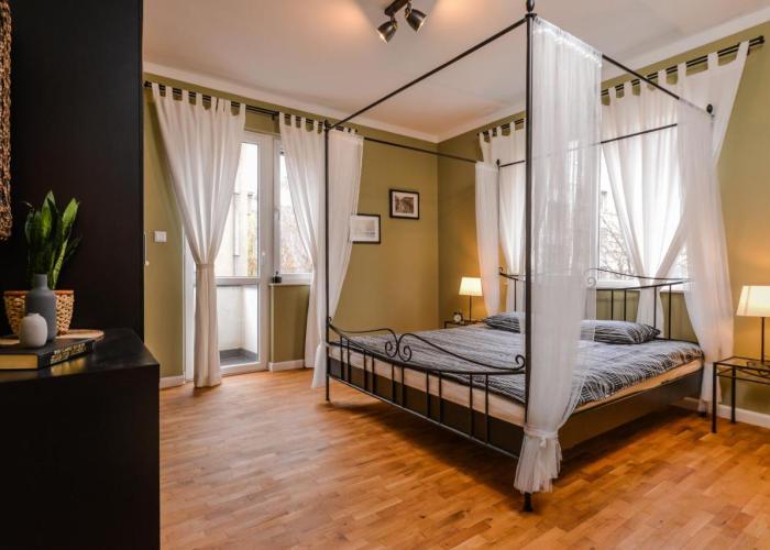 cО́coEllie - Aesthetic 2BD Apt Near National Palace by Flat Mаnager