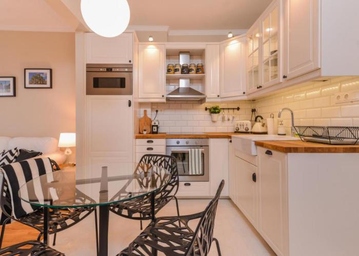 cО́coEllie - Aesthetic 2BD Apt Near National Palace by Flat Mаnager