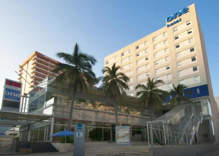 One Acapulco Costera