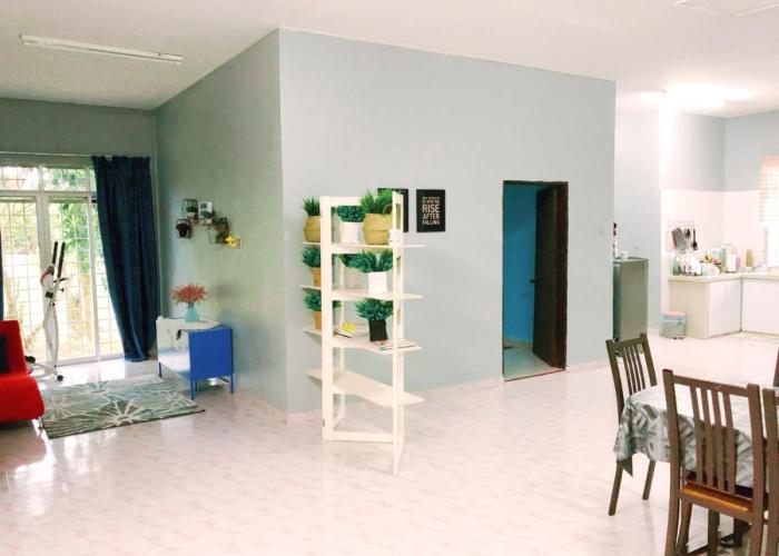 Deena Homestay (Utan Aji)