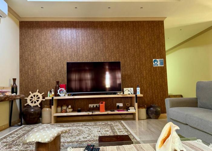 Endhaa, Divers Home
