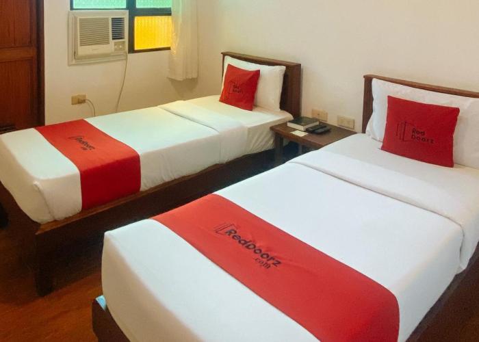 RedDoorz Plus at Balai Sofia Bed & Breakfast Batangas