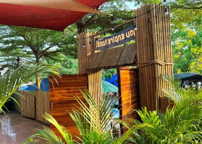 You Empire Hostel & Bar