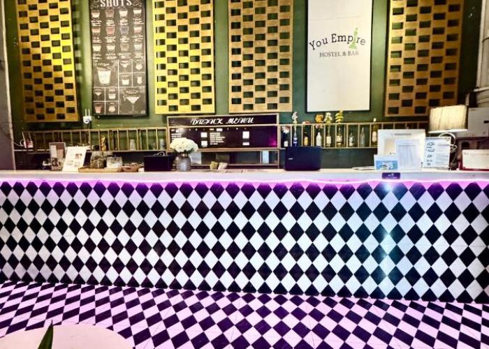 You Empire Hostel & Bar
