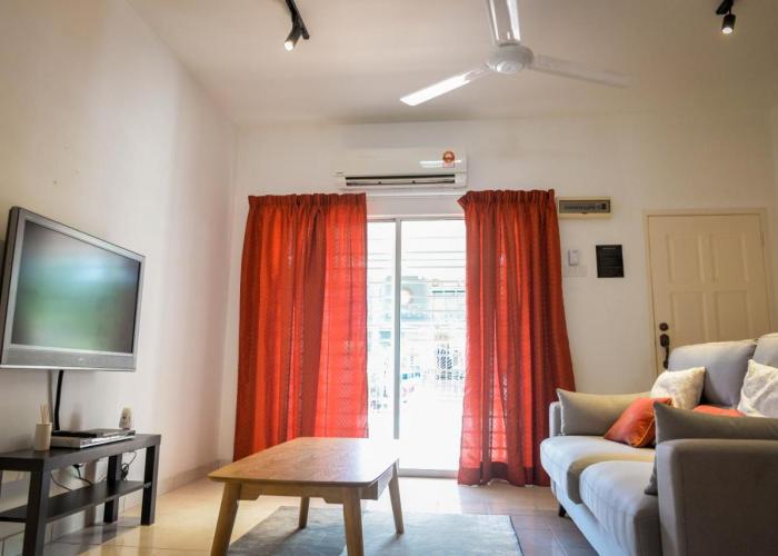 BNB Cozy Homestay - Emerald West Rawang