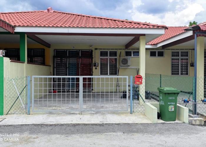 Neesa Homestay Bukit Gambang-Muslim