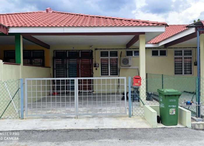 Neesa Homestay Bukit Gambang-Muslim