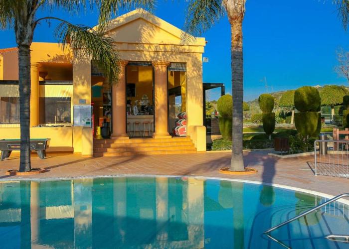 LuzBay Pool Apartments