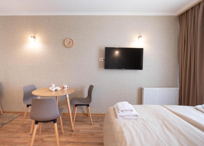 very fast WIFI and Own park place!!
