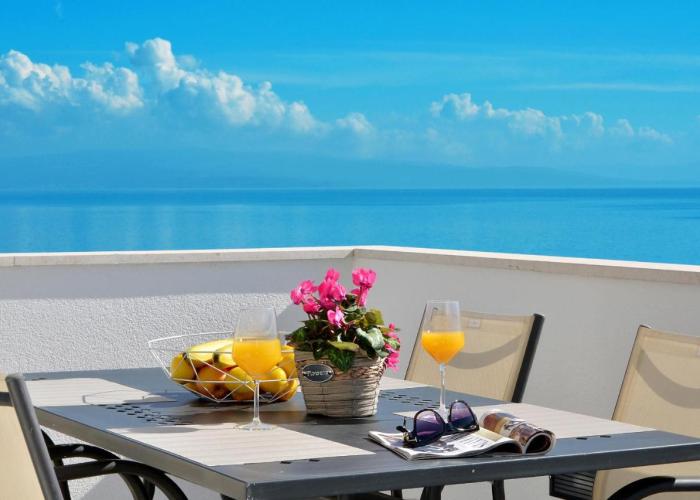 Stunning View Apartment with pool
