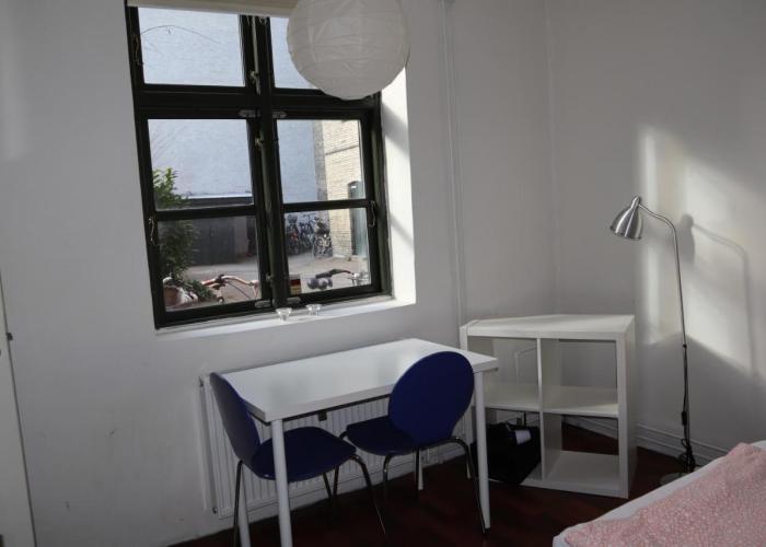 Charming Red Courtyard Apartment