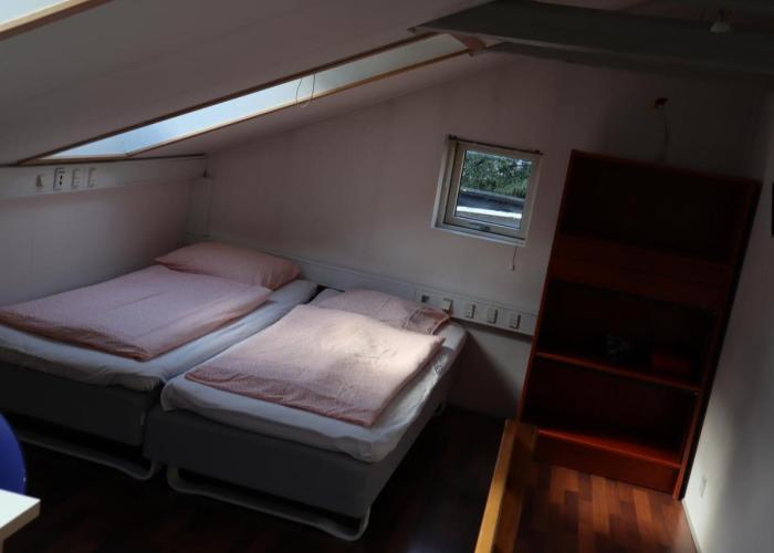Rooms in quiet Yellow Courtyard Apartment