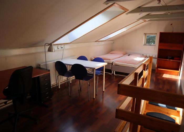 Rooms in quiet Yellow Courtyard Apartment