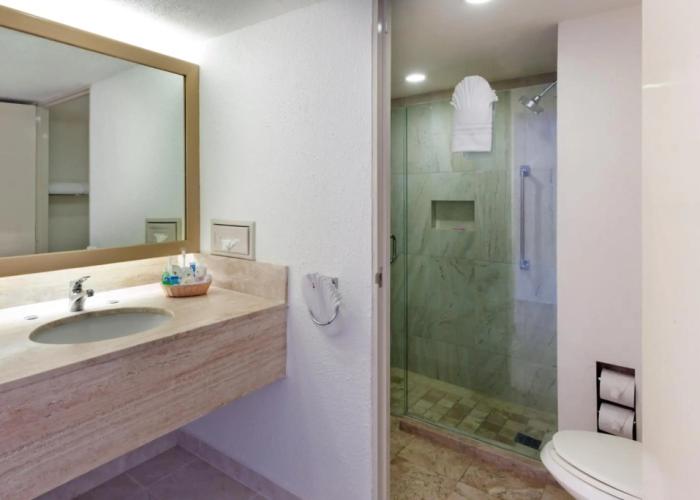 HS HOTSSON Hotel Acapulco