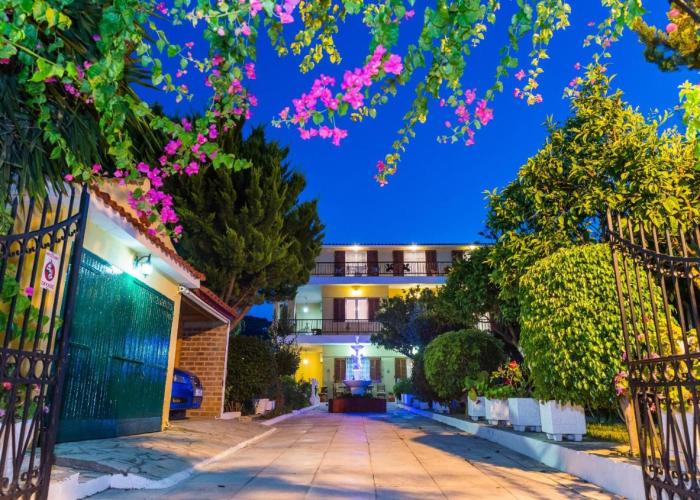 Villa Anna Apartments - 550m from the beach, by ZanteWize