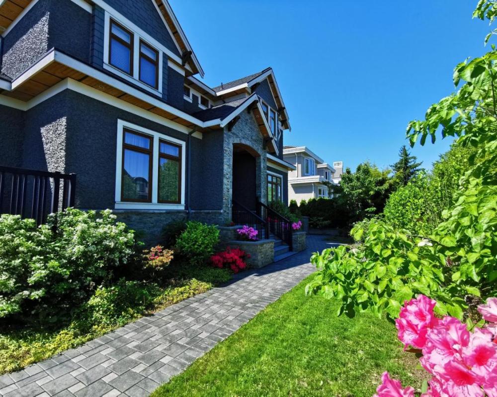 фото Vancouver West Cozy Retreat by Host Launch