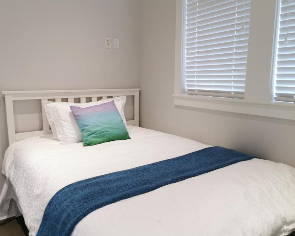 фото Vancouver West Cozy Retreat by Host Launch