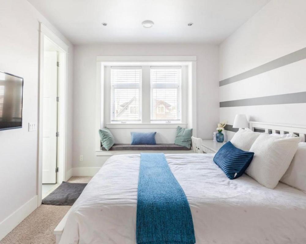 фото Vancouver West Cozy Retreat by Host Launch