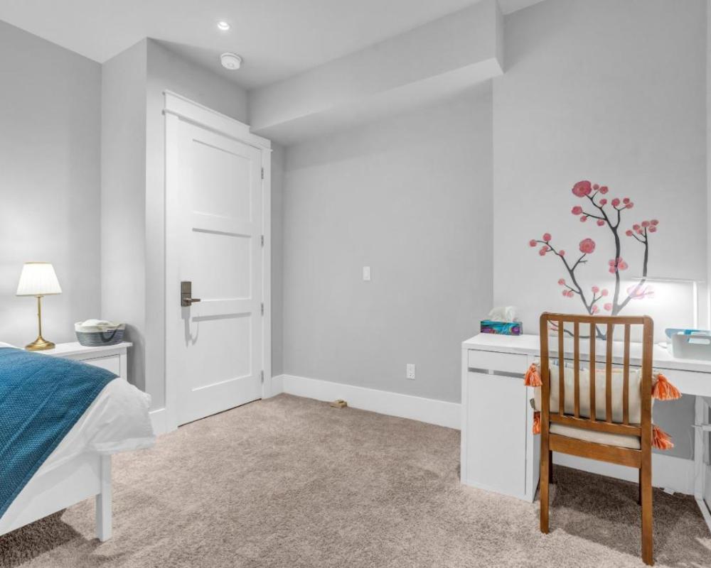 фото Vancouver West Cozy Retreat by Host Launch